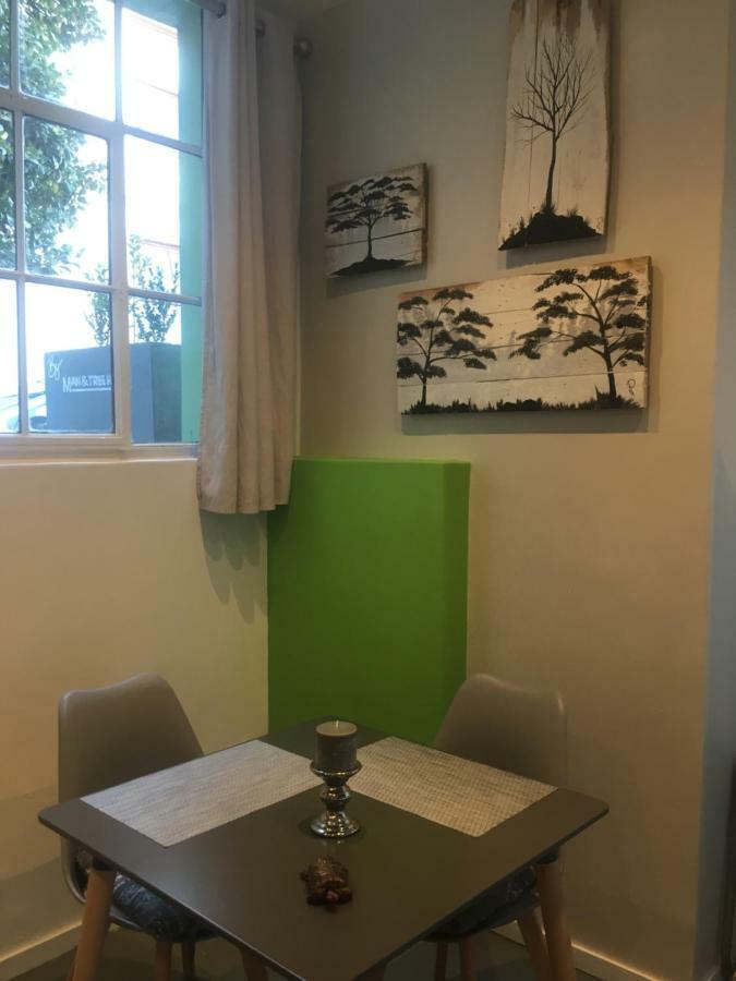 Man And Tree House Appartement Kaapstad Buitenkant foto